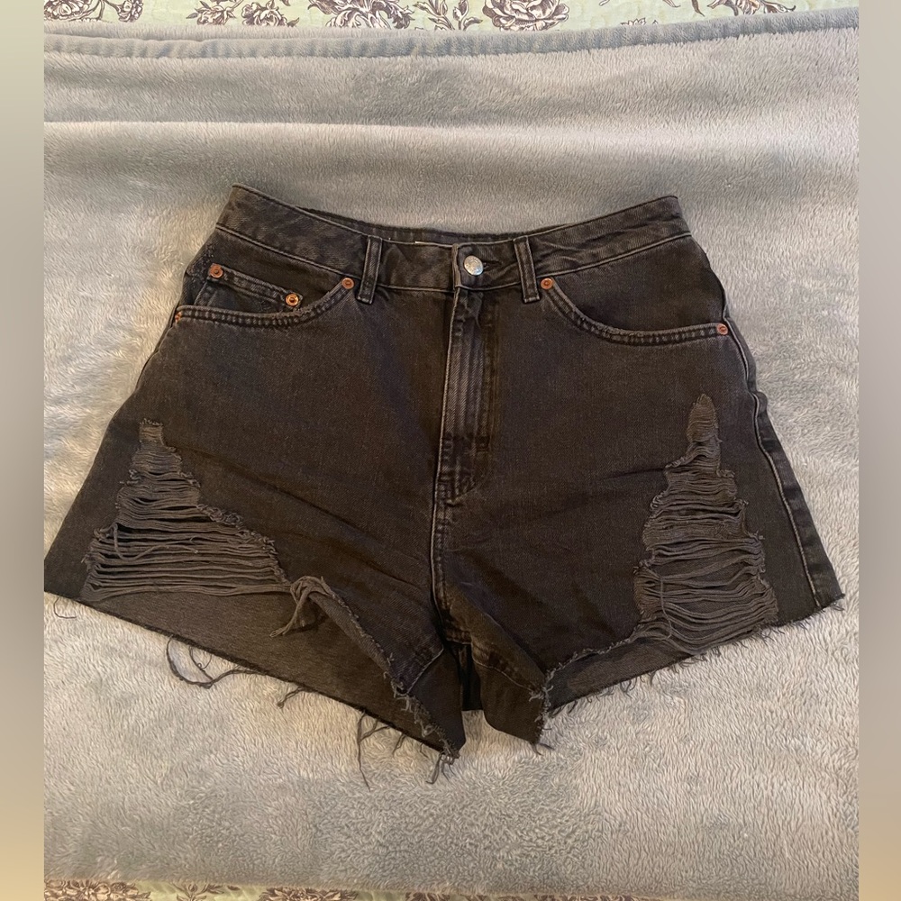 Top Shop destroyed denim shorts size 6